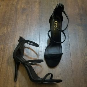 AKIRA STRAPPY BLACK HEELS